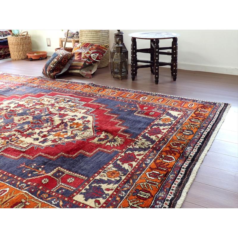 トルコ絨毯 リビングサイズ コンヤ タシュプナル  245x170cm  赤 紺 花のメダリオン | ブランド登録なし | 05