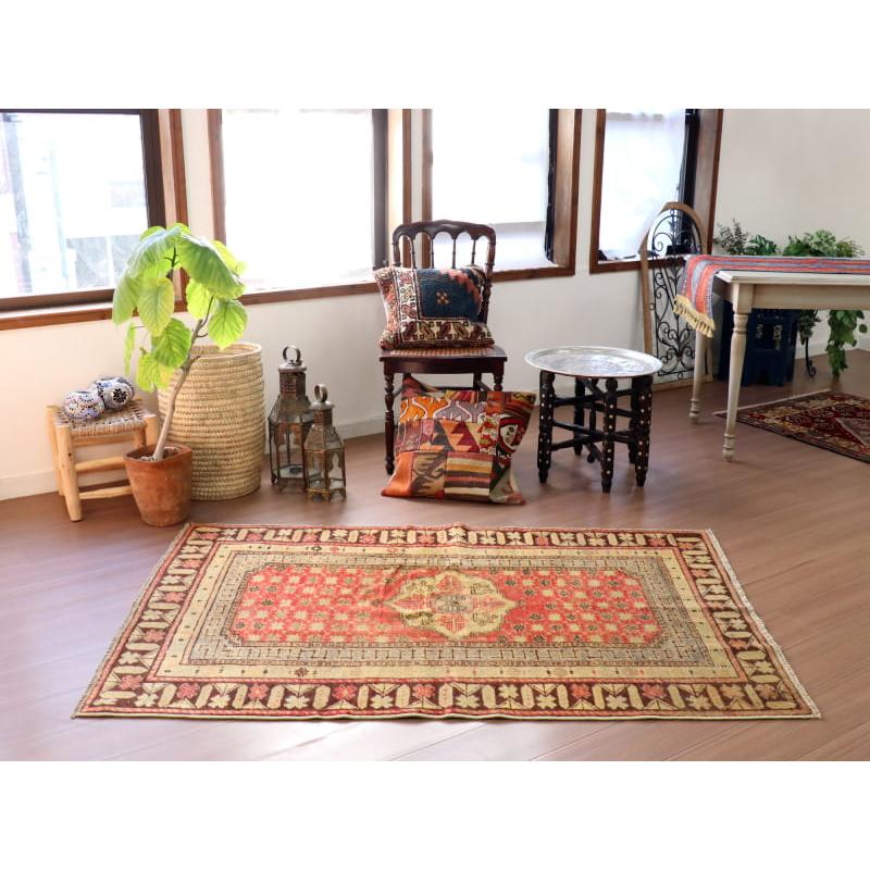 トライバルラグ トルコ絨毯 手織り 162x106cm アナトリア南部ブルドゥル産 |  | 01