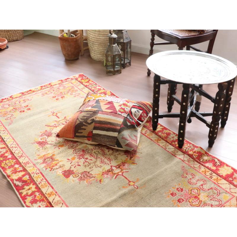 手織り絨毯 ギュネイ 177x95cm 大輪の花 |  | 12