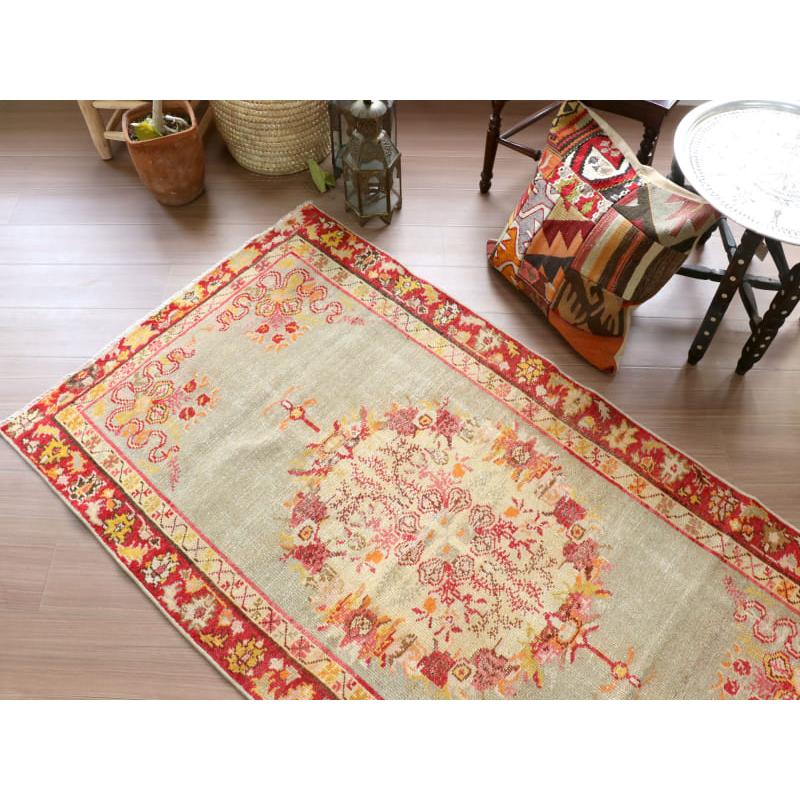 手織り絨毯 ギュネイ 177x95cm 大輪の花 |  | 02