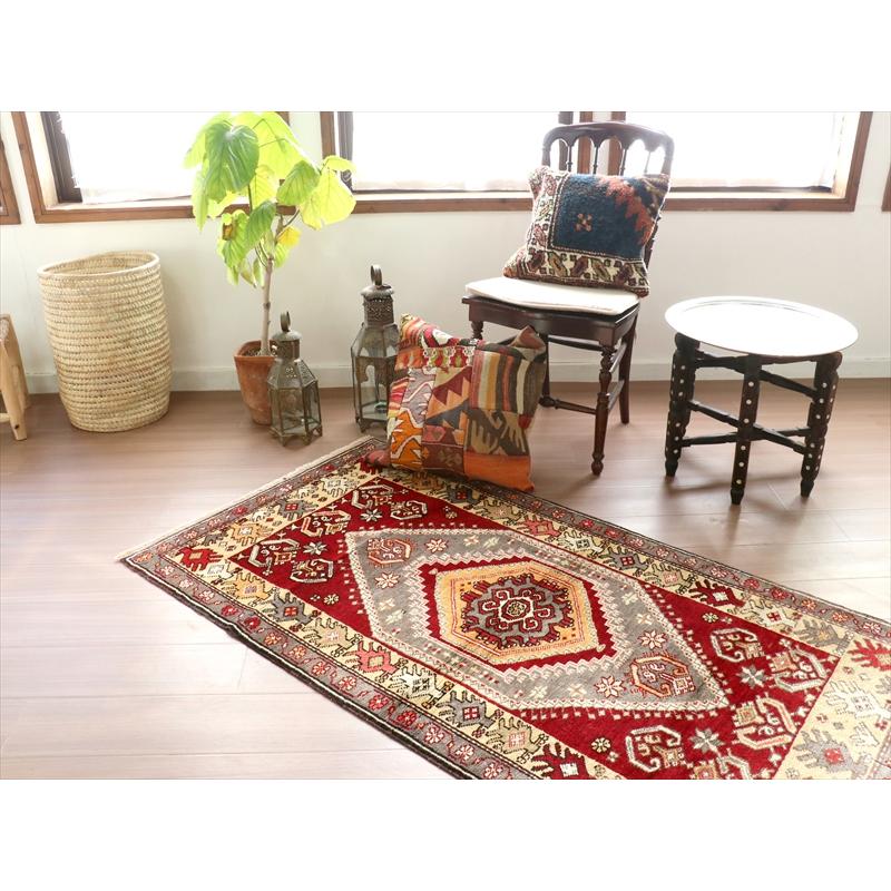 トルコ　ヴィンテージラグ　手織り絨毯  162x85cm  ヤヒヤル地方の伝統柄 | ブランド登録なし | 03