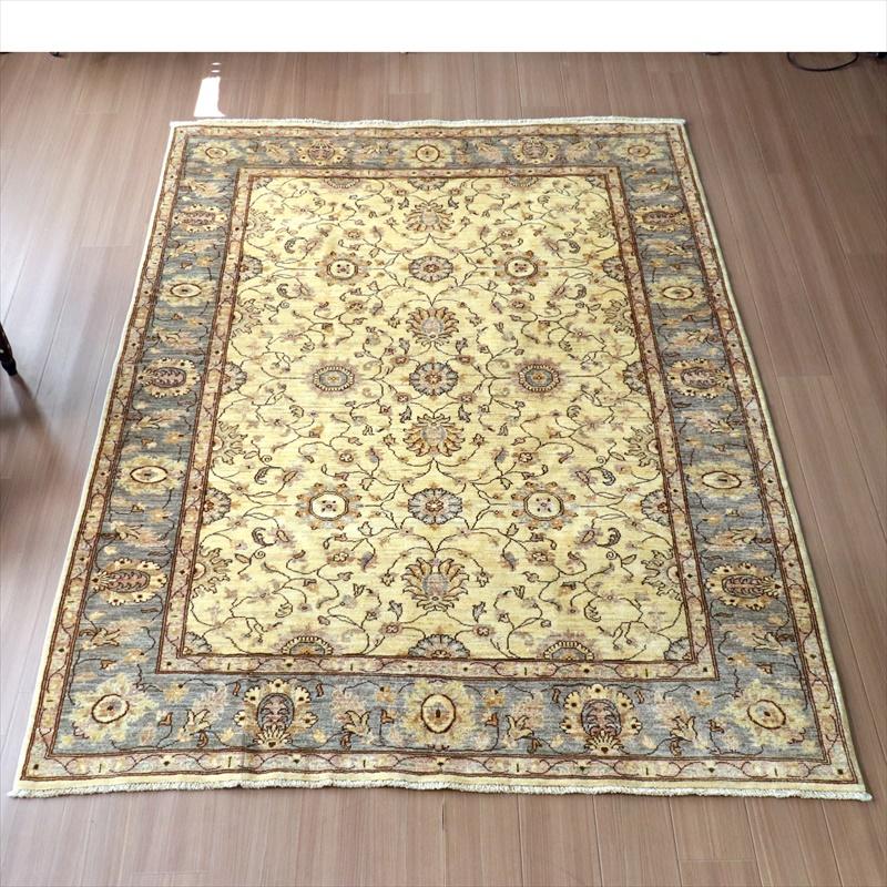 トルコ絨毯　宮廷を飾った１６世紀のウシャクじゅうたんデザイン  232x174cm  伝統柄 ウール100％手織り/工芸品カーペット | ブランド登録なし