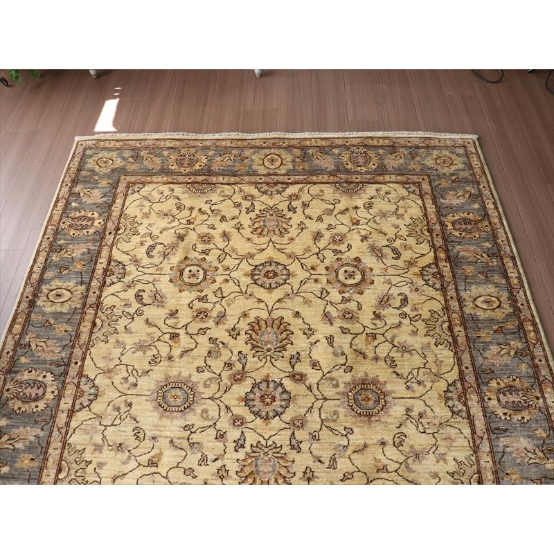 トルコ絨毯　宮廷を飾った１６世紀のウシャクじゅうたんデザイン  232x174cm  伝統柄 ウール100％手織り/工芸品カーペット | ブランド登録なし | 02