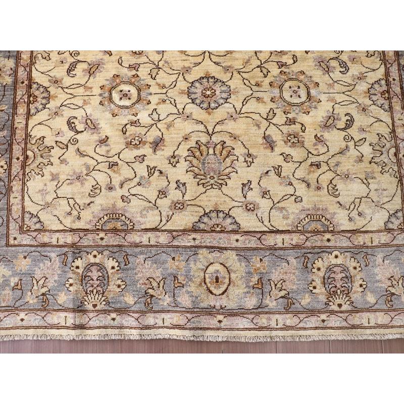 トルコ絨毯　宮廷を飾った１６世紀のウシャクじゅうたんデザイン  232x174cm  伝統柄 ウール100％手織り/工芸品カーペット | ブランド登録なし | 03