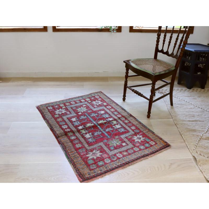 トライバルラグ 手織り絨毯 トルコ 113x75cm シブリヒサル　生命の木　色褪せたレッド | ブランド登録なし | 01