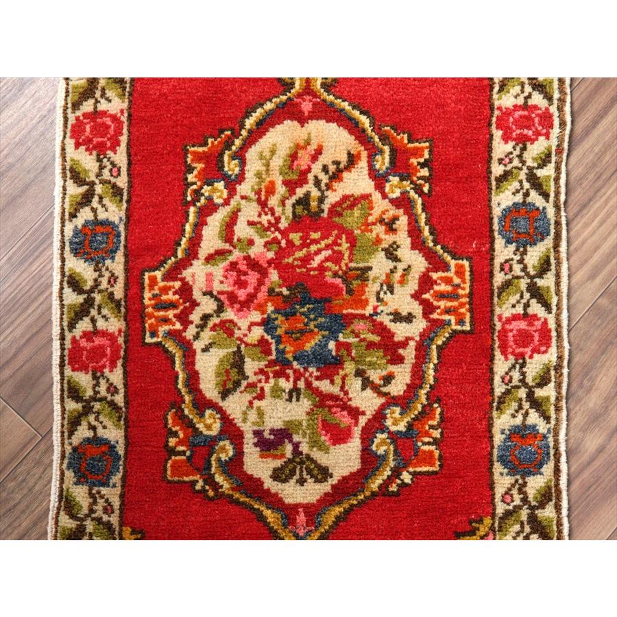 トルコ絨毯 ヤストゥク 105x49cm カッパドキア バラの花束 |  | 03