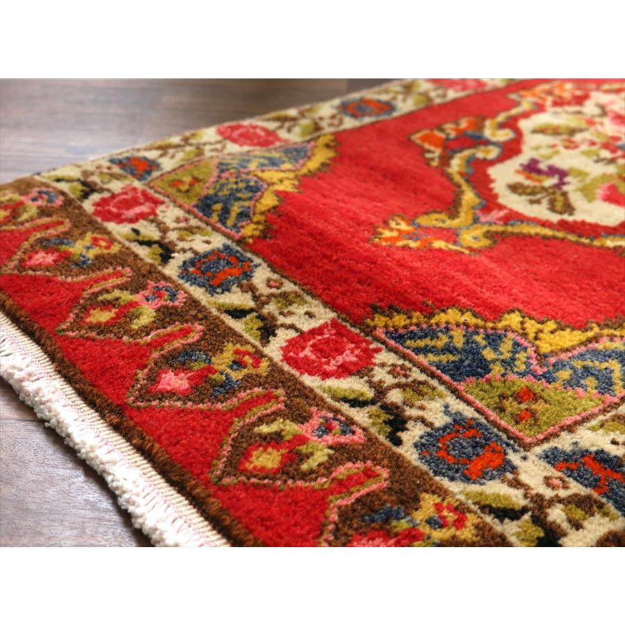 トルコ絨毯 ヤストゥク 105x49cm カッパドキア バラの花束 |  | 04