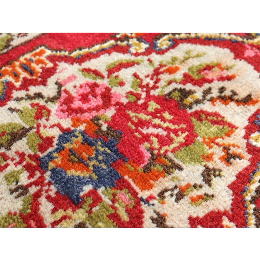 トルコ絨毯 ヤストゥク 105x49cm カッパドキア バラの花束 |  | 06