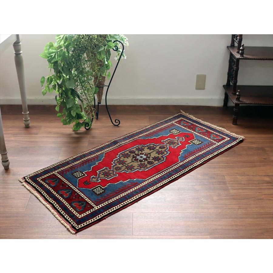 トルコ絨毯 ヤストゥク 126x56cm コンヤ メダリオン |  | 01