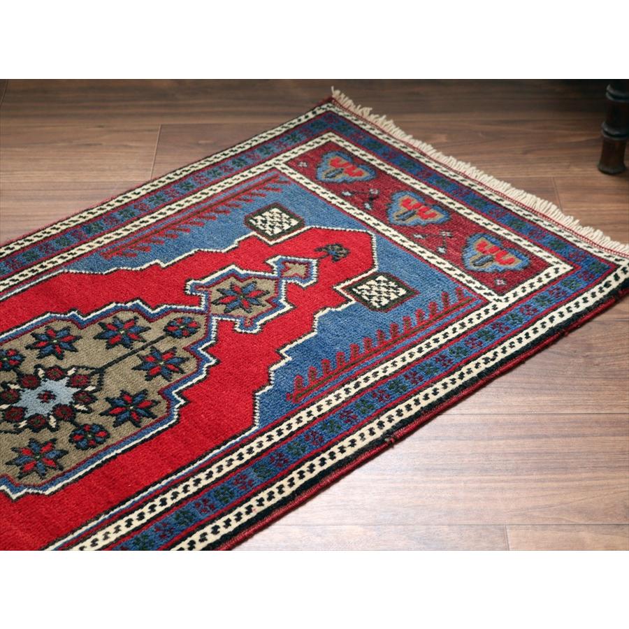 トルコ絨毯 ヤストゥク 126x56cm コンヤ メダリオン |  | 02