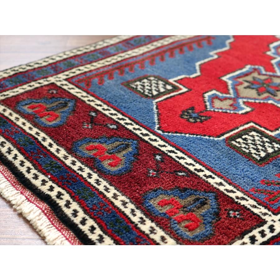 トルコ絨毯 ヤストゥク 126x56cm コンヤ メダリオン |  | 04