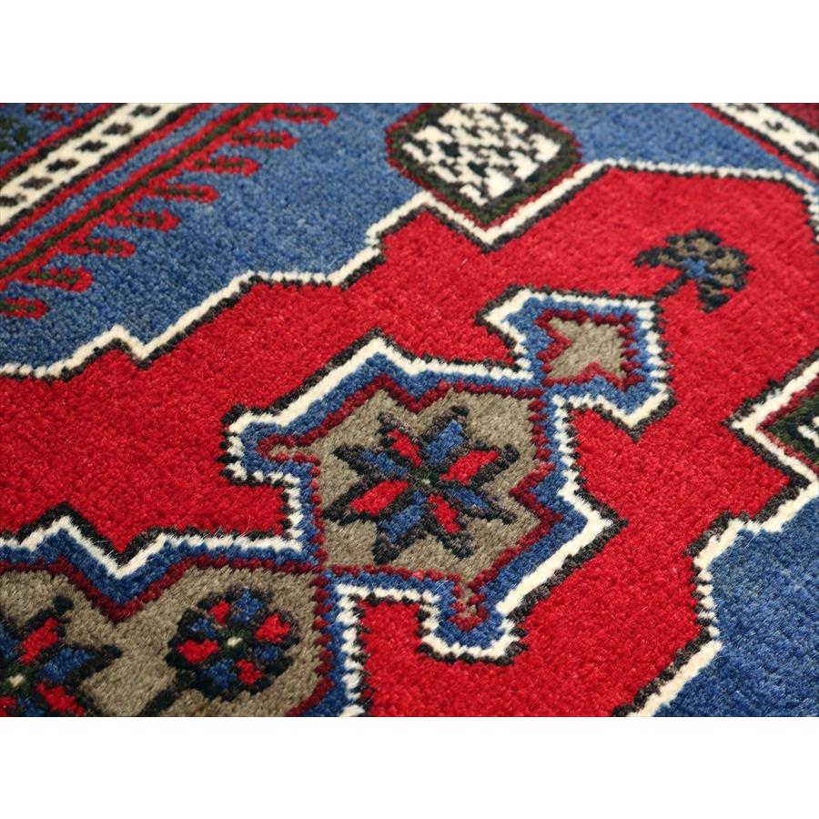 トルコ絨毯 ヤストゥク 126x56cm コンヤ メダリオン |  | 06