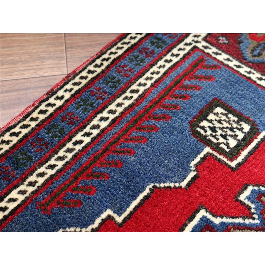 トルコ絨毯 ヤストゥク 126x56cm コンヤ メダリオン |  | 07