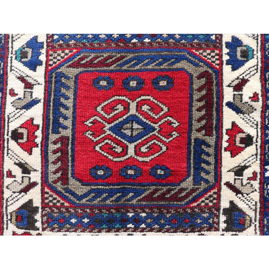 手織り絨毯 小さなサイズ 63x63cm ウシュクラル サドルバッグのピース |  | 04