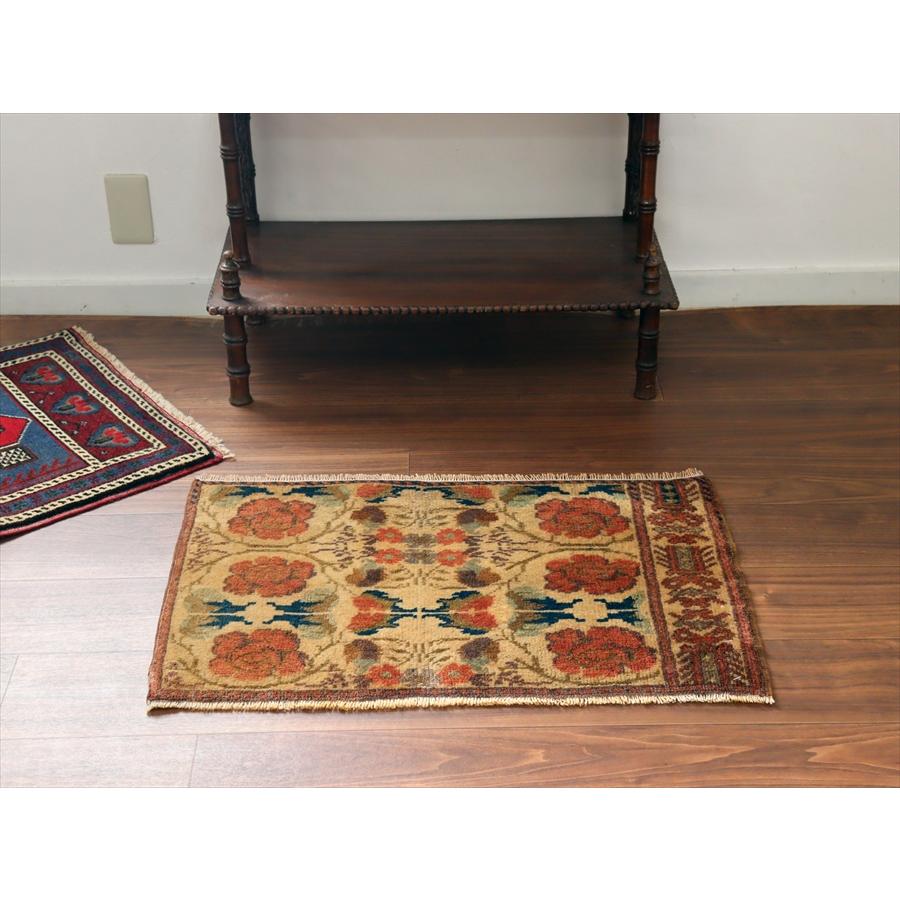 手織り絨毯 小さなサイズ 47x74cm コンヤ バラのデザイン |  | 01