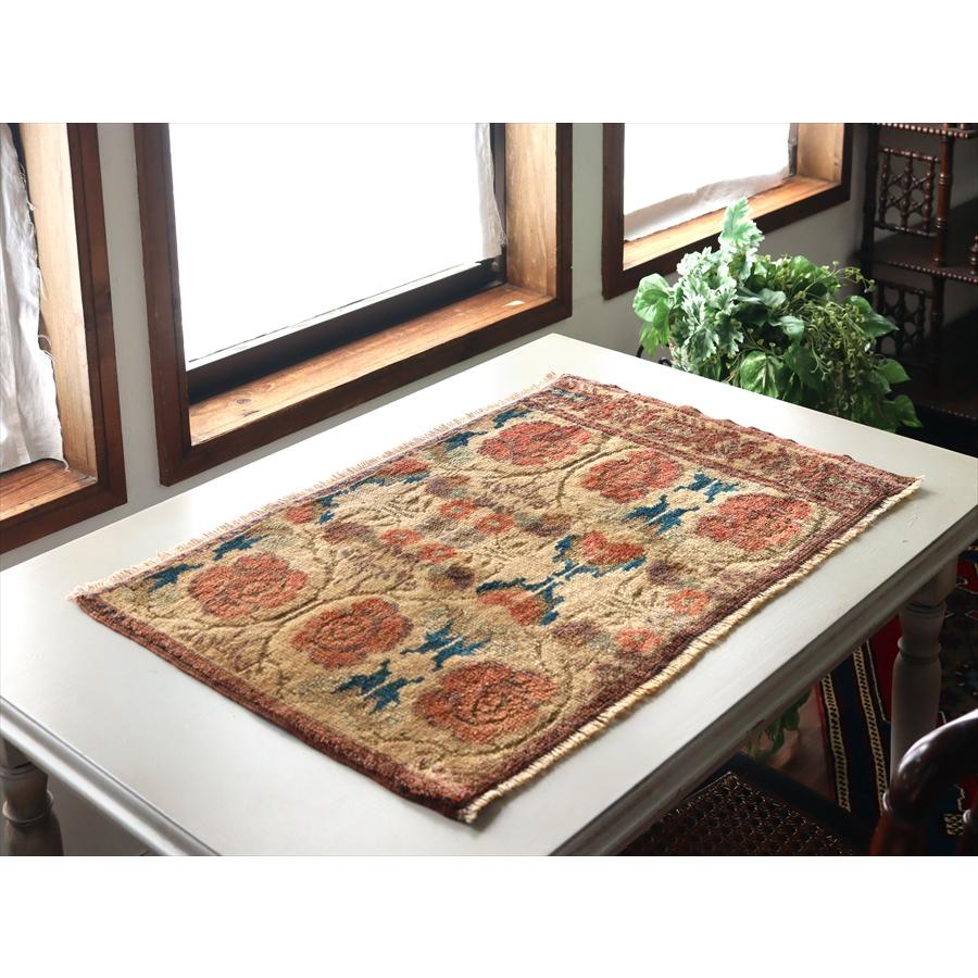 手織り絨毯 小さなサイズ 47x74cm コンヤ バラのデザイン |  | 02