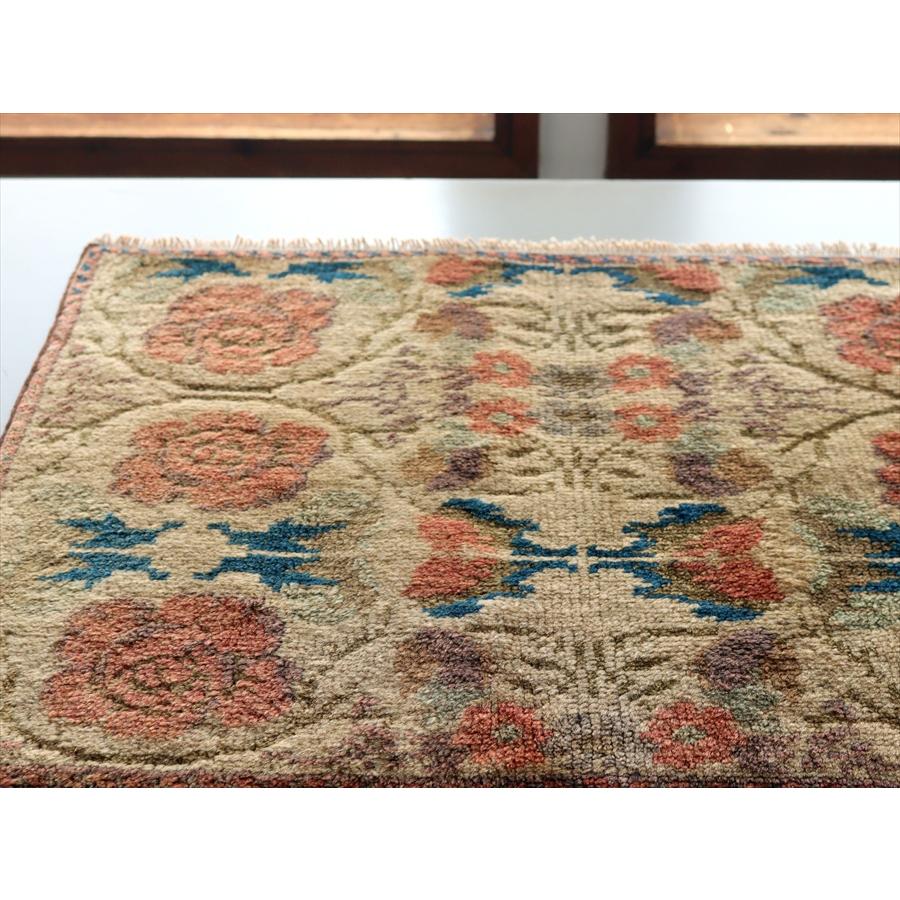 手織り絨毯 小さなサイズ 47x74cm コンヤ バラのデザイン |  | 03