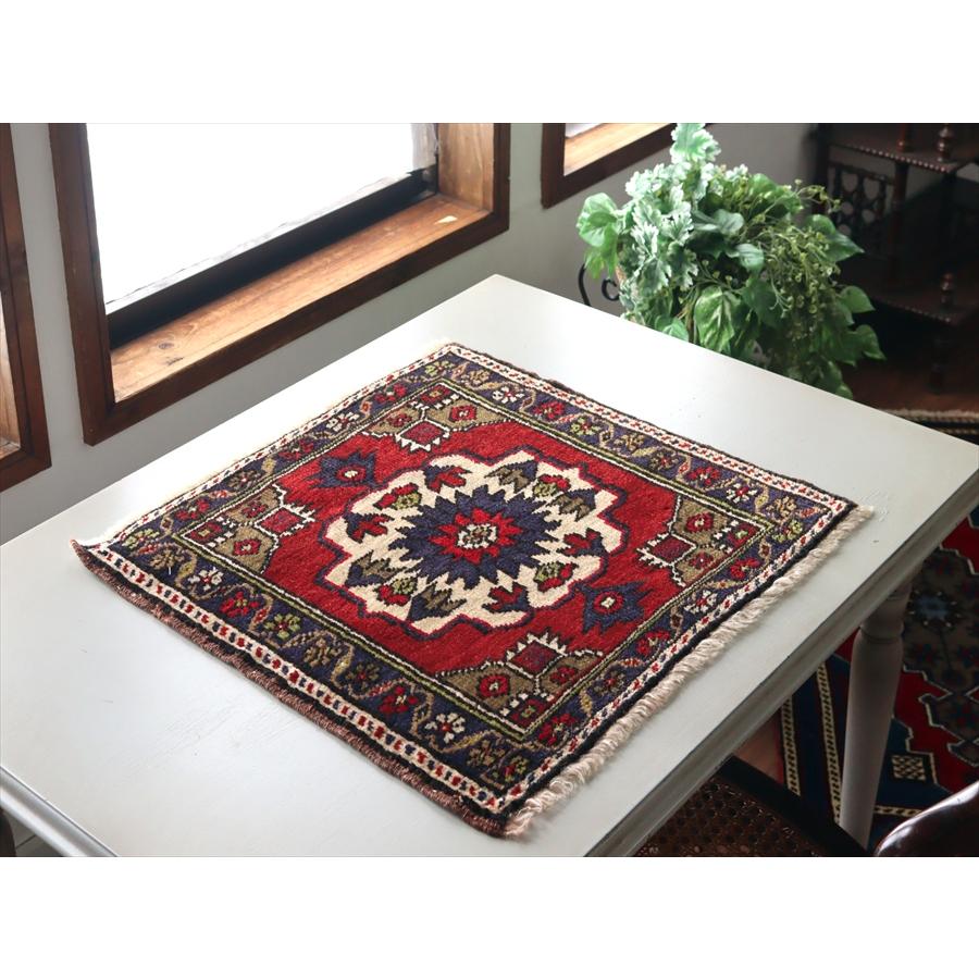 手織り絨毯 小さなサイズ 52x57cm コンヤ サドルバッグのピース |  | 02