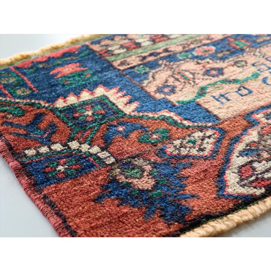 デザインサンプル 手織り絨毯 38x61cm 小さなサイズ コンヤ 文字 |  | 04