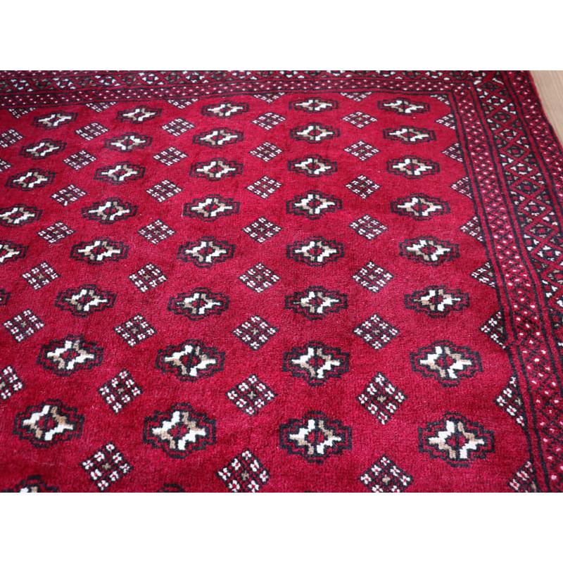 バルーチ ラグ 部族絨毯 手織り 198x119cm あずき色 連なるひし形