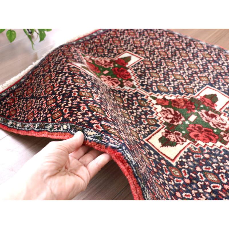 ペルシャ絨毯 サナンダージ 112x73cm セネ バラの花のメダリオン |  | 08