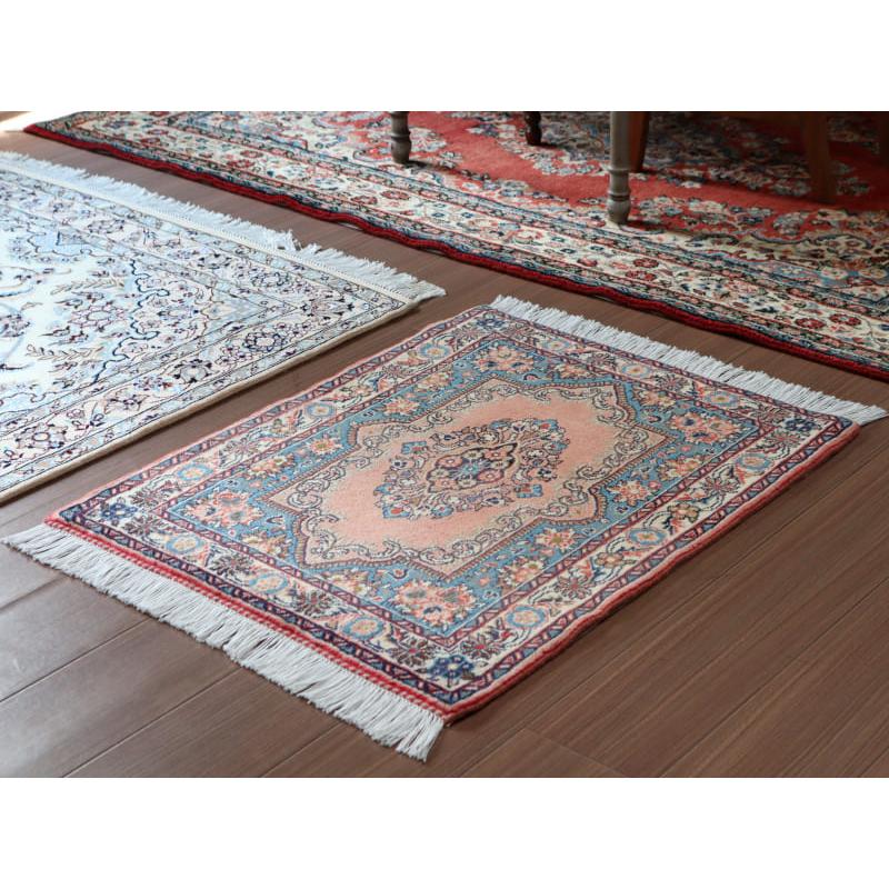 サルーク イランの手織り絨毯 85x65cm 花形のメダリオン