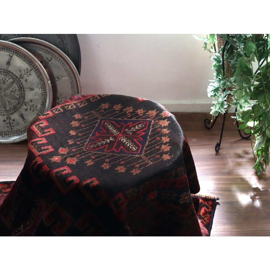 バルーチ族の絨毯 196x111cm ２つのメダリオン |  | 10