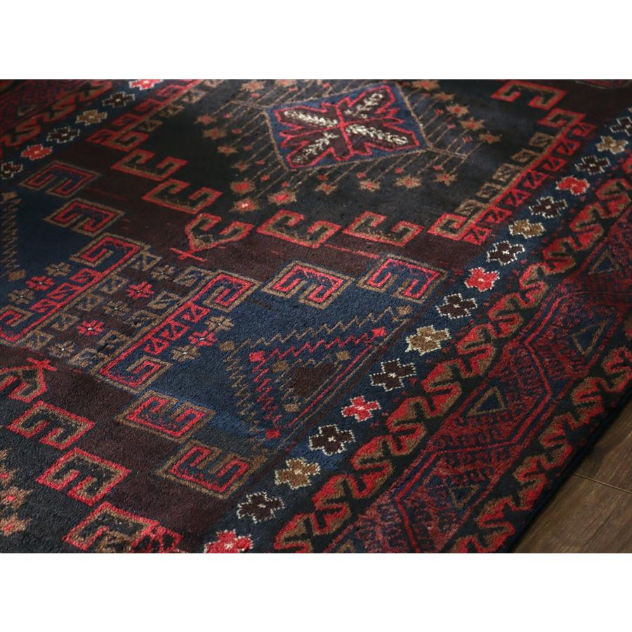 バルーチ族の絨毯 196x111cm ２つのメダリオン |  | 04