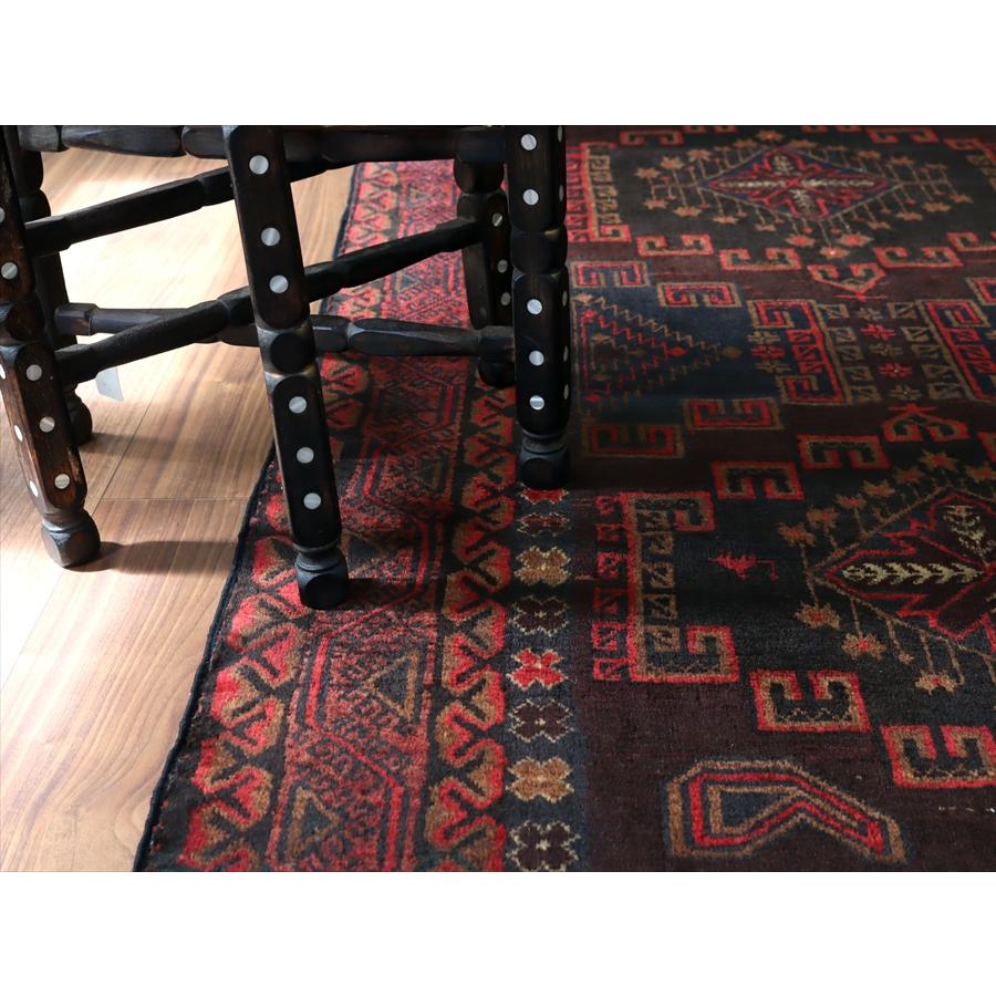 バルーチ族の絨毯 196x111cm ２つのメダリオン |  | 06