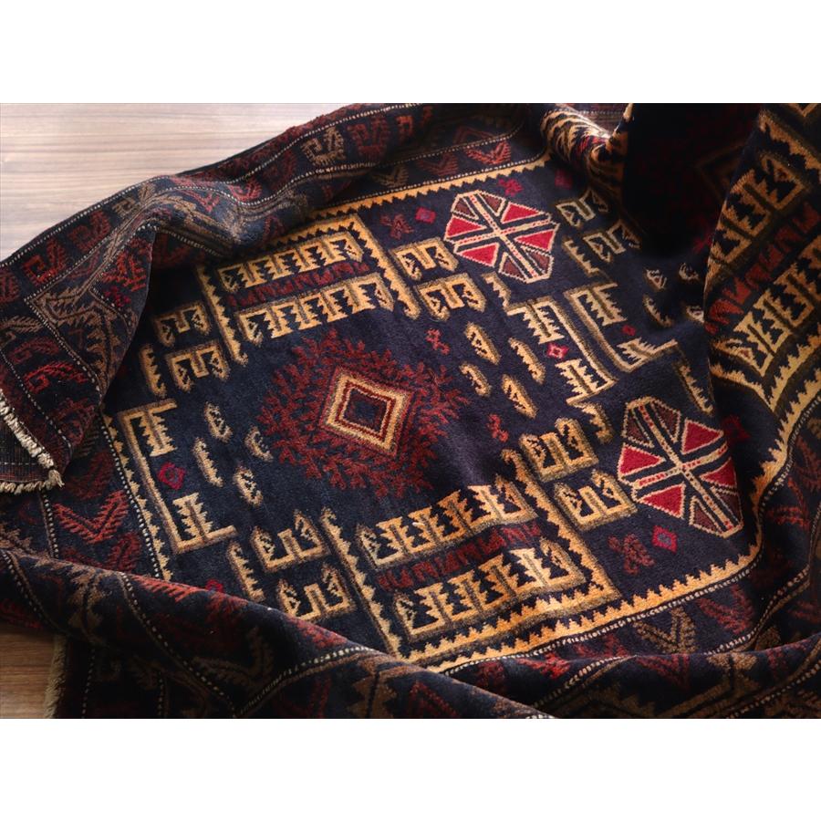 トライバルラグ バルーチ 206x121cm 幾何学模様とメダリオン ネイビー |  | 12