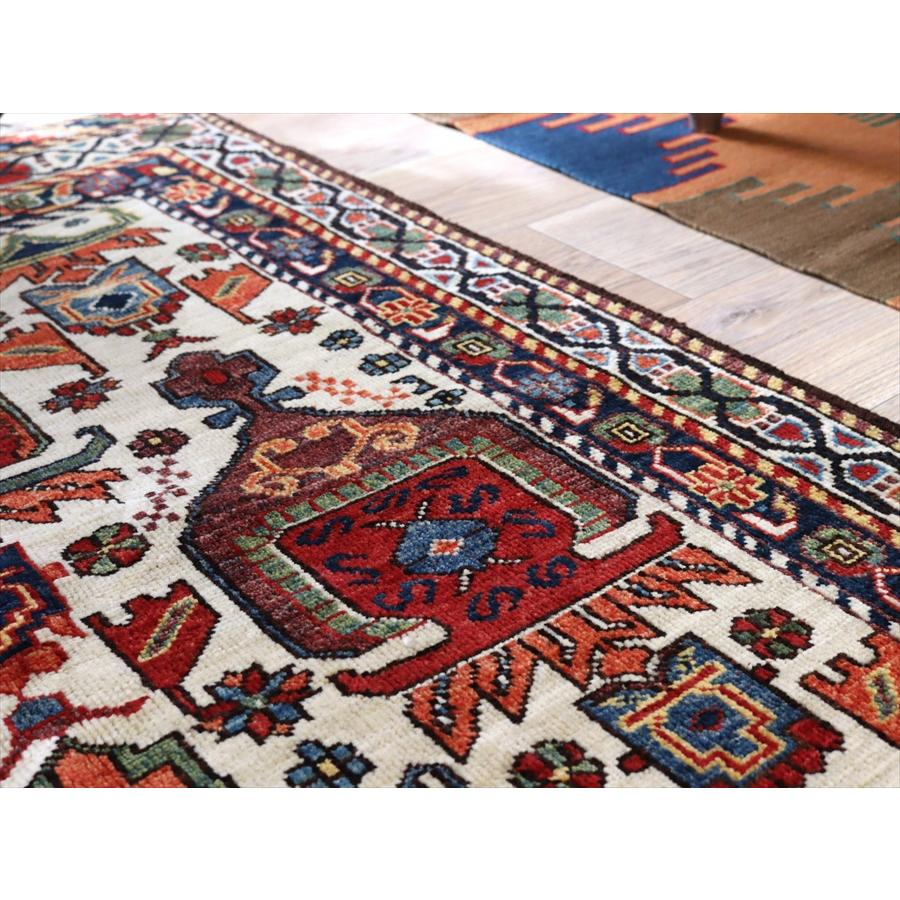 手織りラグ 小花と幾何学模様 152x104cm トルコの手織り絨毯 ベージュ 草木染 |  | 10