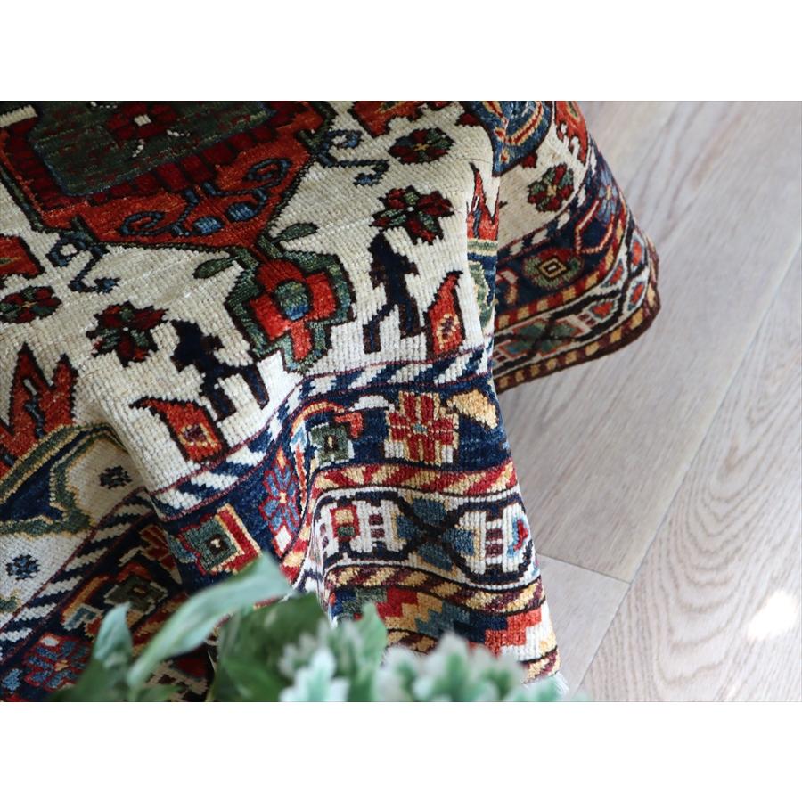 手織りラグ 小花と幾何学模様 152x104cm トルコの手織り絨毯 ベージュ 草木染 |  | 15