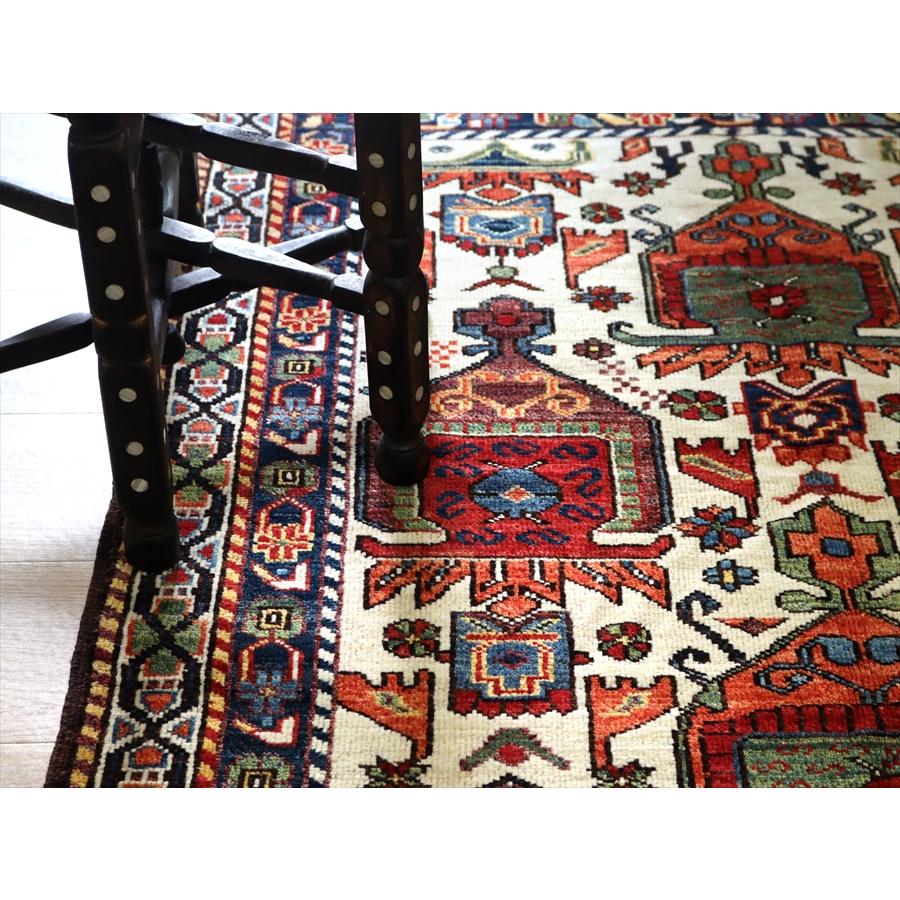 手織りラグ 小花と幾何学模様 152x104cm トルコの手織り絨毯 ベージュ 草木染 |  | 05