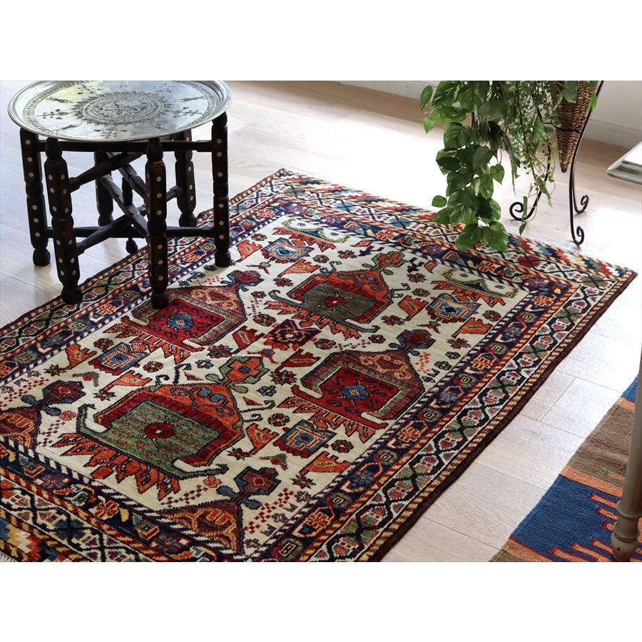 手織りラグ 小花と幾何学模様 152x104cm トルコの手織り絨毯 ベージュ 草木染 |  | 07