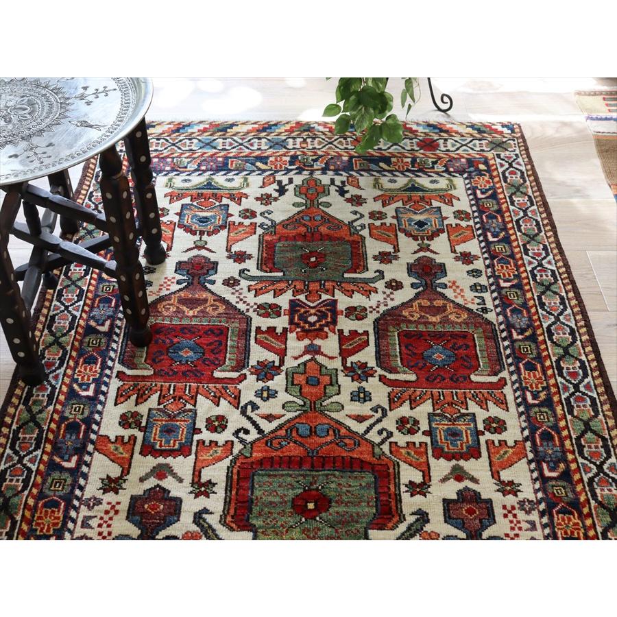 手織りラグ 小花と幾何学模様 152x104cm トルコの手織り絨毯 ベージュ 草木染 |  | 08