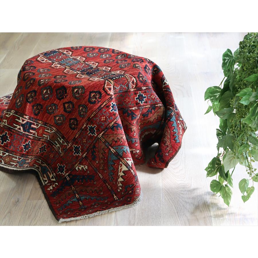 トルコの手織り絨毯 トルクメン族 182x121cm レッド トライバルラグ 草木染 |  | 10