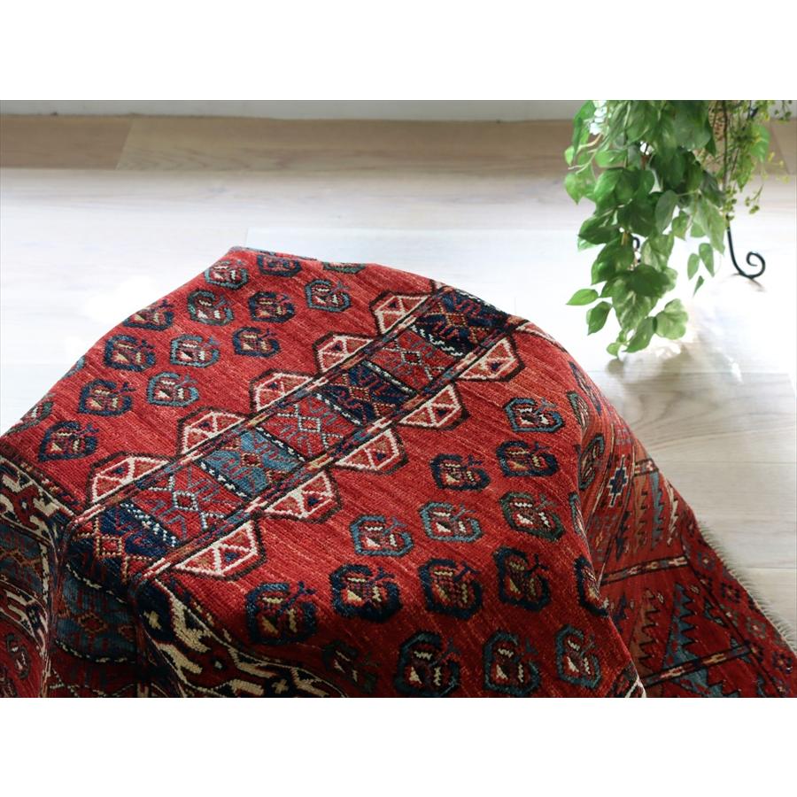トルコの手織り絨毯 トルクメン族 182x121cm レッド トライバルラグ 草木染 |  | 12