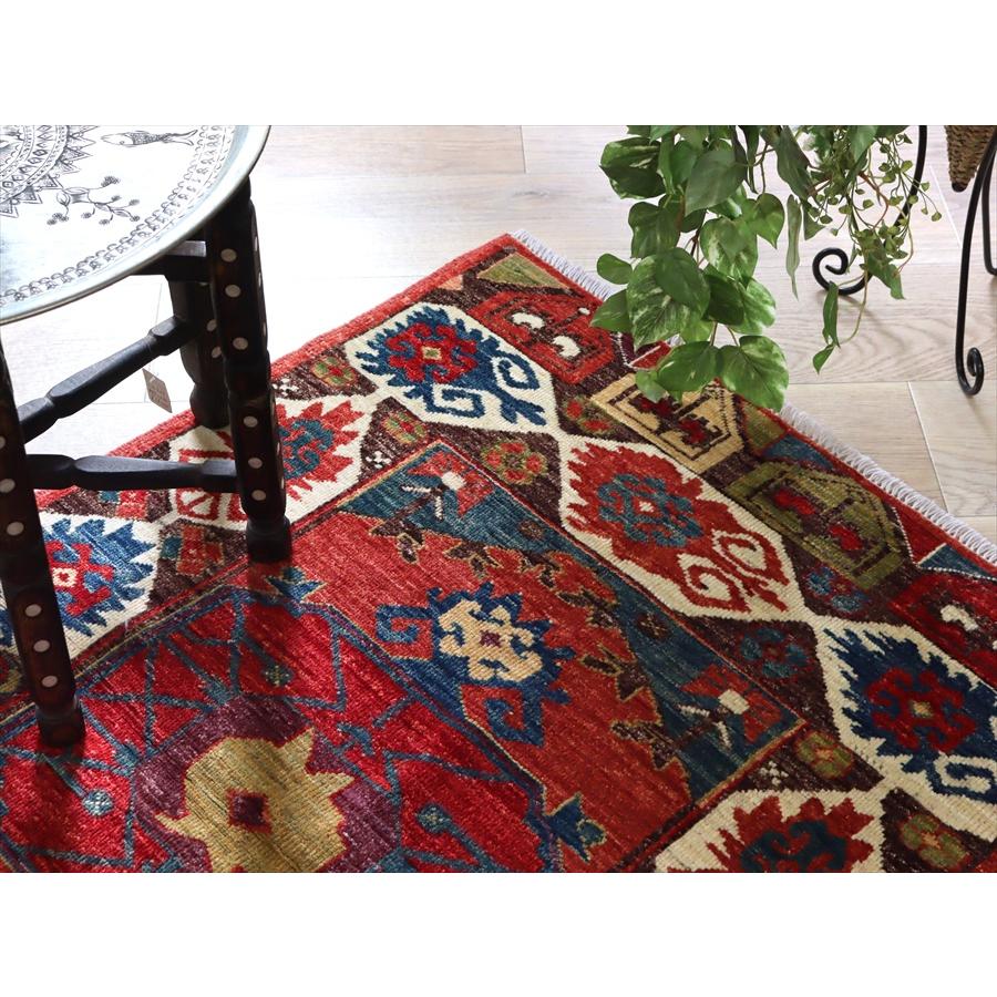 トルコの手織り絨毯 花形のメダリオン 125x83cm 手織りラグ チェイレキサイズ |  | 05