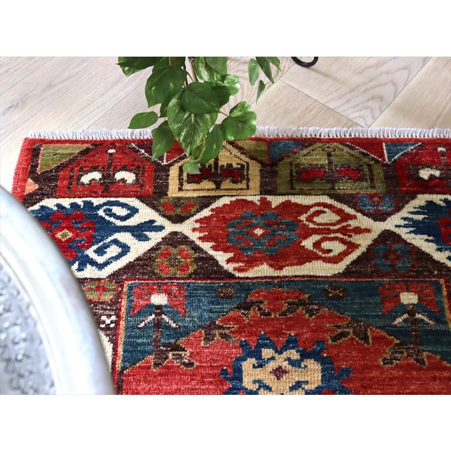 トルコの手織り絨毯 花形のメダリオン 125x83cm 手織りラグ チェイレキサイズ |  | 07