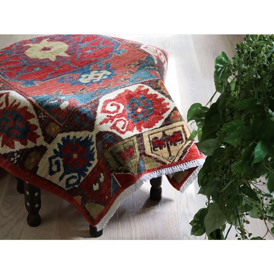 トルコの手織り絨毯 花形のメダリオン 125x83cm 手織りラグ チェイレキサイズ |  | 08