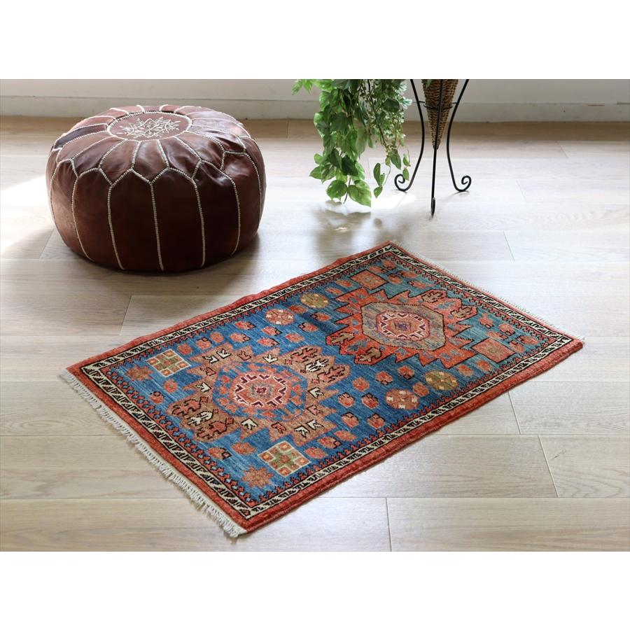 トルコの手織り絨毯 ２つのメダリオン 96x65cm 手織りラグ ブルー 草木染 |  | 01