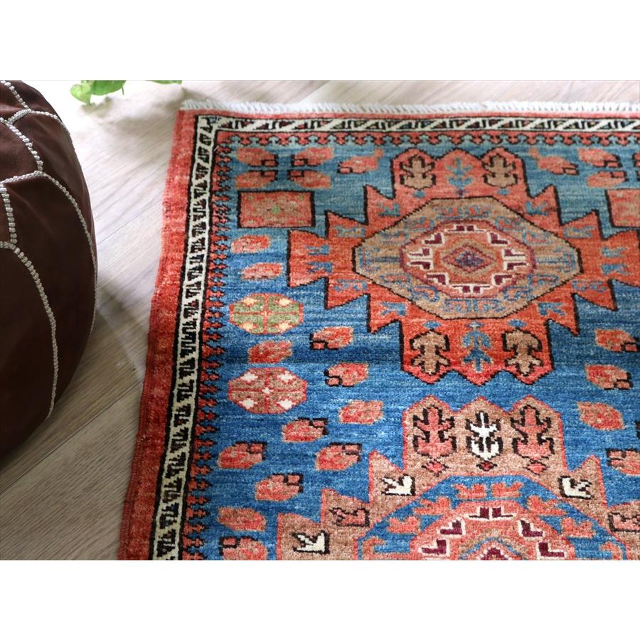 トルコの手織り絨毯 ２つのメダリオン 96x65cm 手織りラグ ブルー 草木染 |  | 04