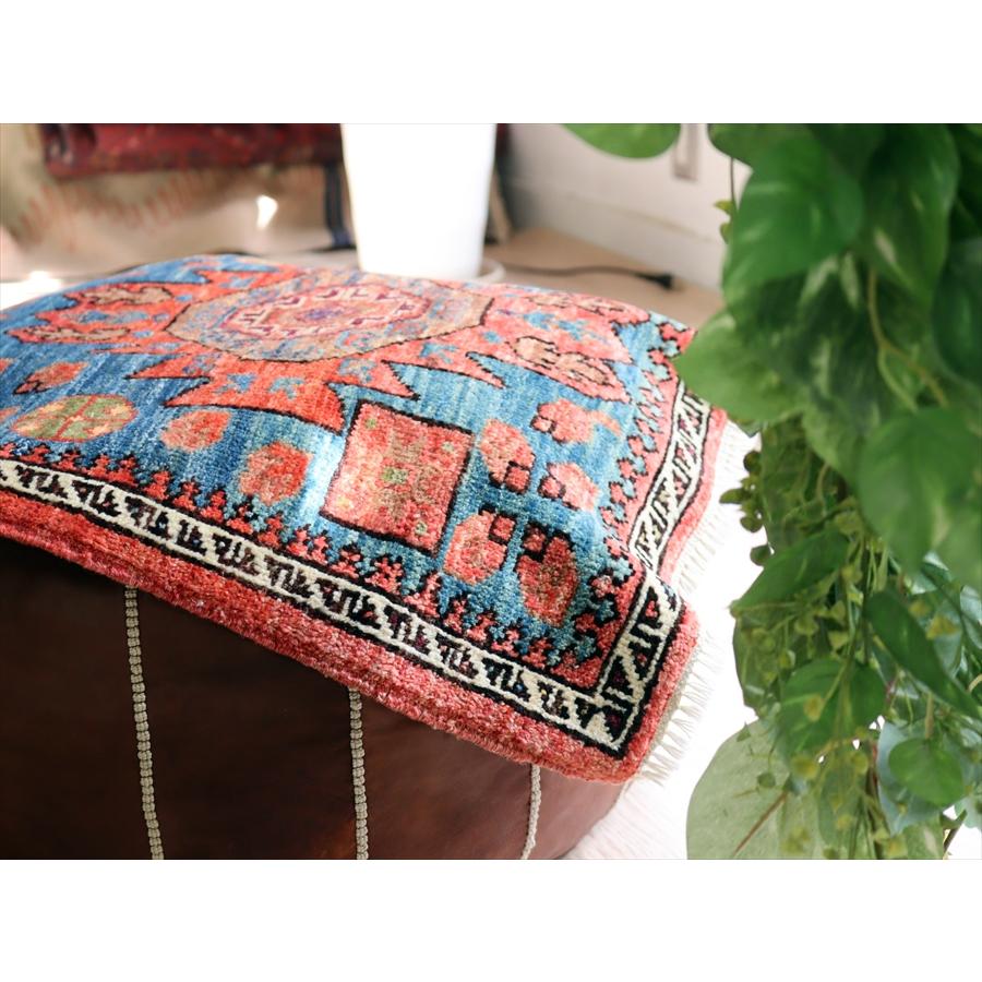 トルコの手織り絨毯 ２つのメダリオン 96x65cm 手織りラグ ブルー 草木染 |  | 07