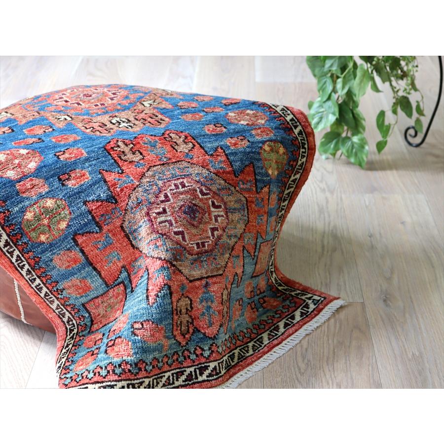 トルコの手織り絨毯 ２つのメダリオン 96x65cm 手織りラグ ブルー 草木染 |  | 08