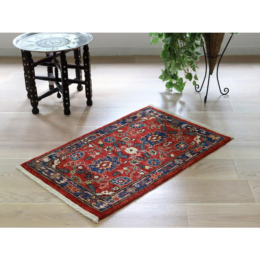 トルコの手織り絨毯 レッド 草木染 98x62cm フラワーデザイン 手織りラグ |  | 01