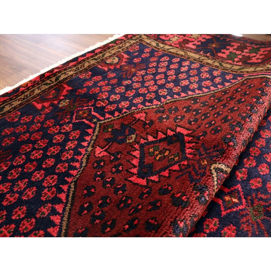 イランの手織り絨毯 ハマダン 229x145cm 六角メダリオン レッド＆ネイビー |  | 10