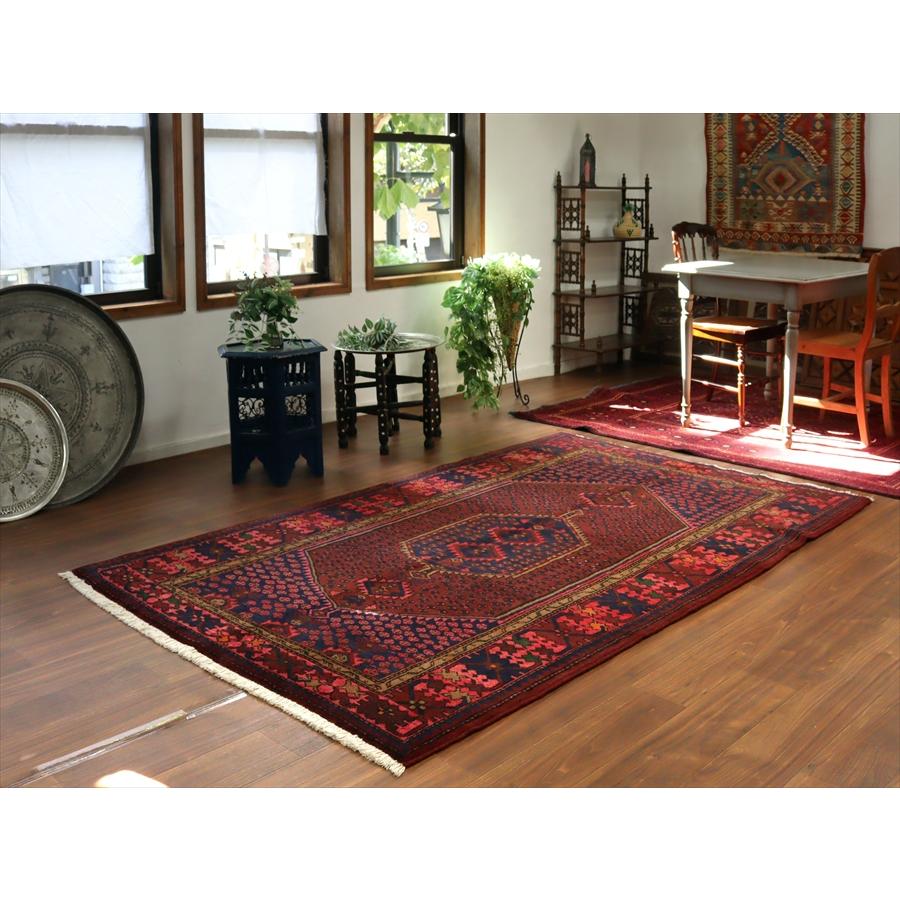 イランの手織り絨毯 ハマダン 229x145cm 六角メダリオン レッド＆ネイビー |  | 01