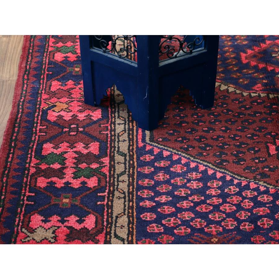 イランの手織り絨毯 ハマダン 229x145cm 六角メダリオン レッド＆ネイビー |  | 07