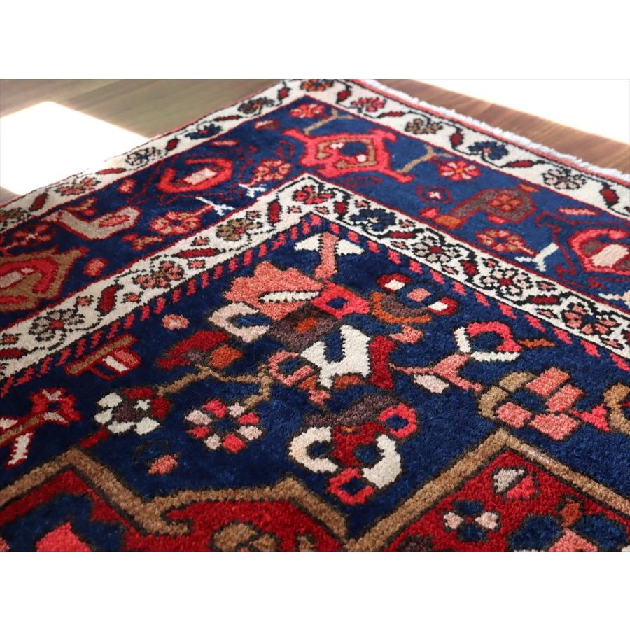 イランの手織り絨毯 バクティアリ 202x158cm 花形のメダリオン ネイビー |  | 06