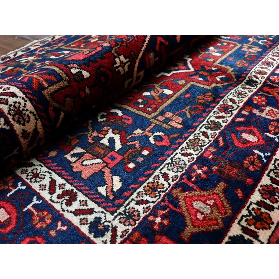 イランの手織り絨毯 バクティアリ 202x158cm 花形のメダリオン ネイビー |  | 09